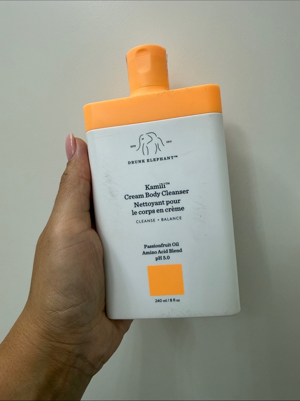 Drunk Elephant Kamili Cream Body Cleanser — White & Orange